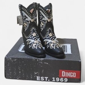Dingo Primrose women's cowboy boots/boho style/floral embroidery/DI 748/size 7.5